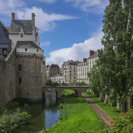 Nid Douillet Au Coeur De * Nantes
